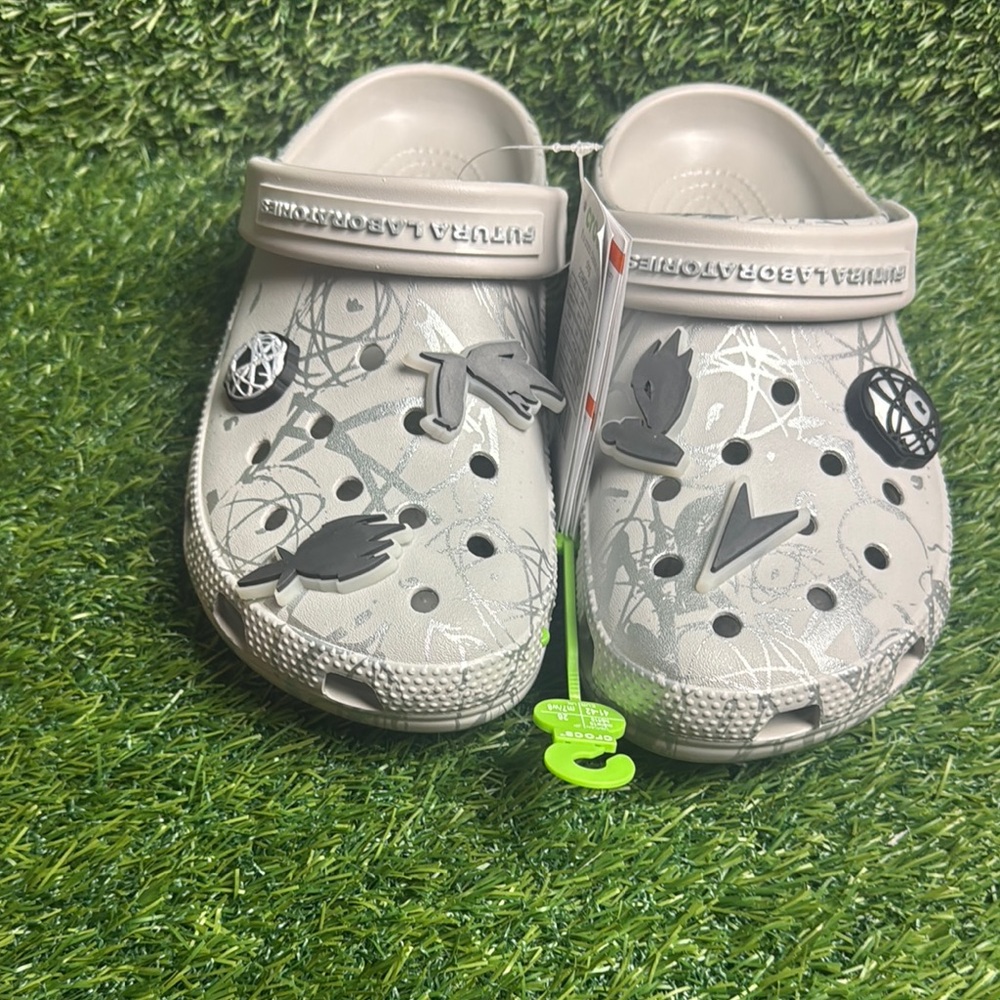 CROCS Futura Lab M8/W10 new